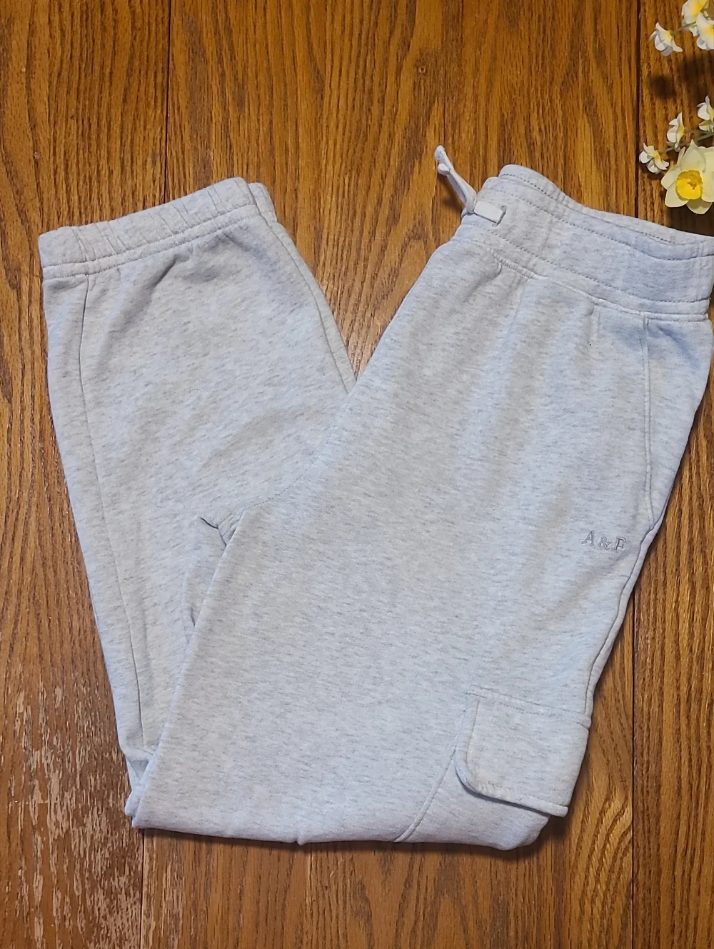 Abercrombie Kids Light Gray Sweat Cargo Joggers - Size 11/12